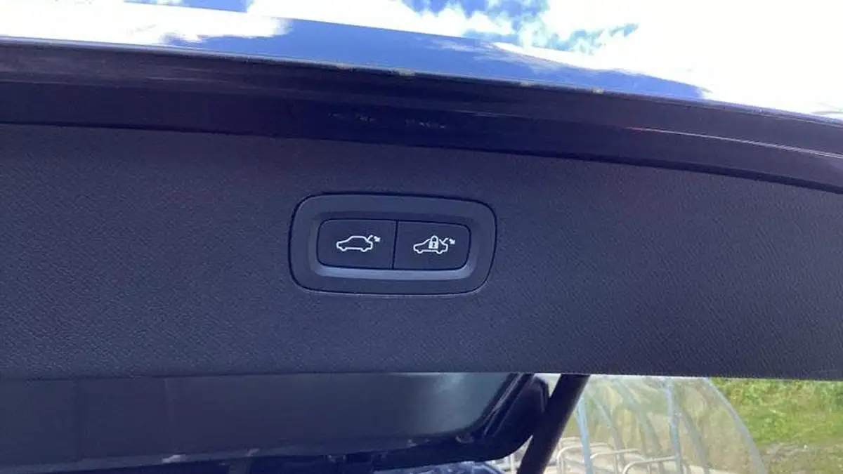 2020-volvo-xc90-20-b5-inscription-big-37