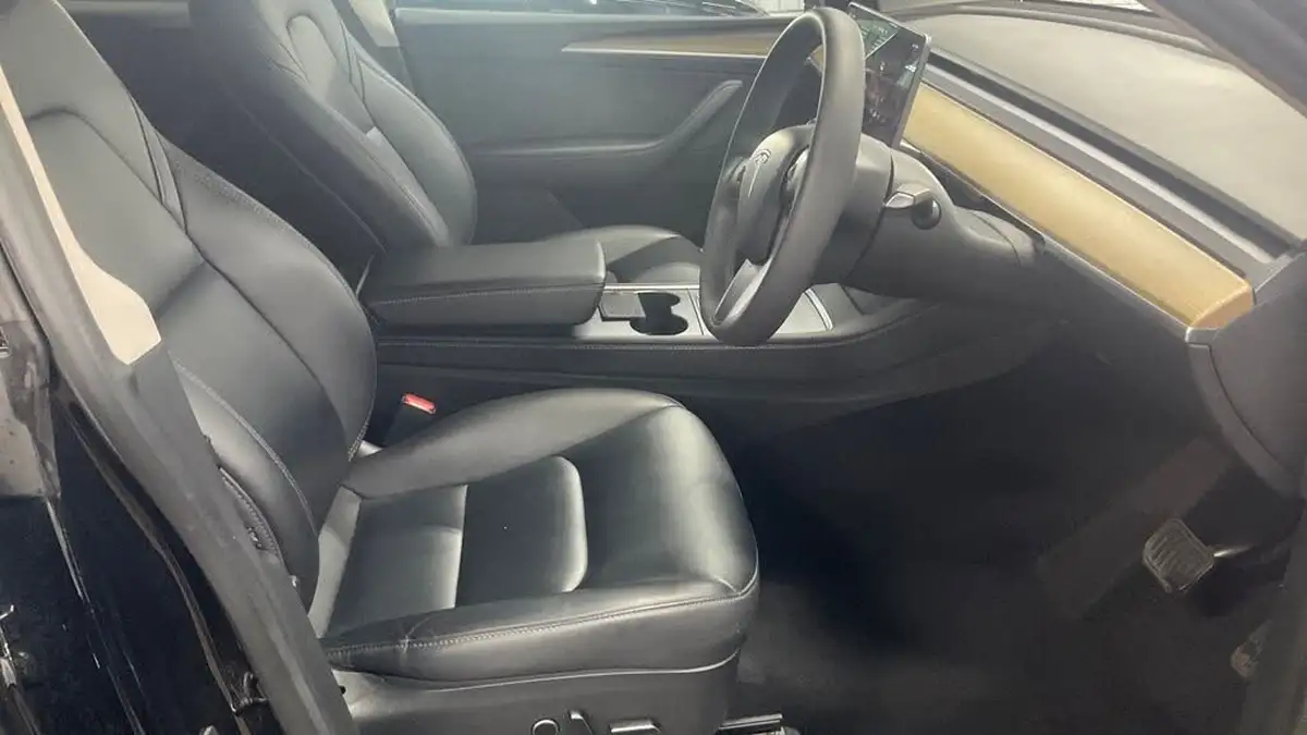 2022-tesla-model-y-e-long-range-big-2