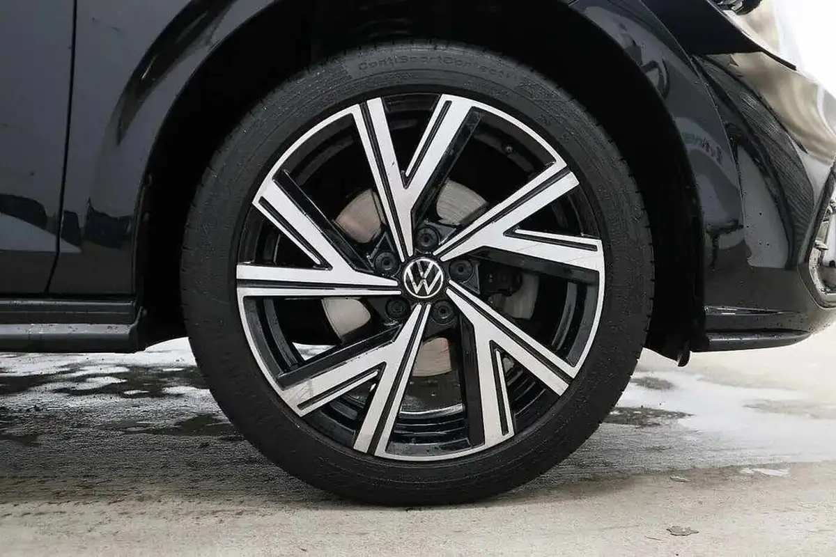 2024-volkswagen-polo-10-tsi-r-line-115ps-dsg-big-4