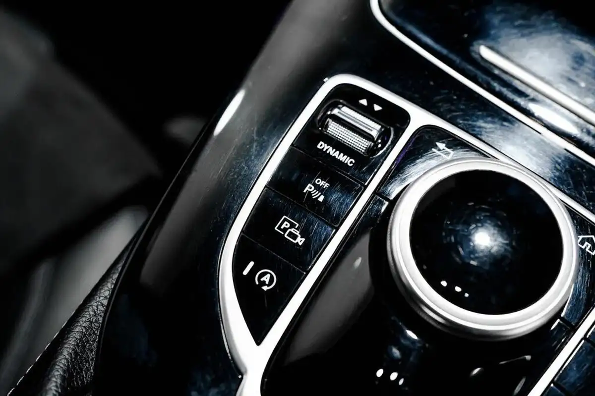 2016-mercedes-benz-e-class-20d-e220d-amg-line-ss-saloon-4d-big-26
