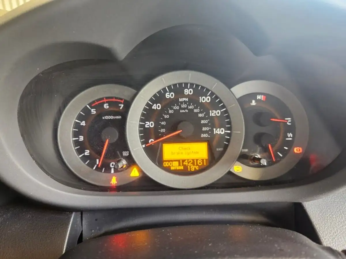 2007-toyota-rav4-22td-xt-r-big-36