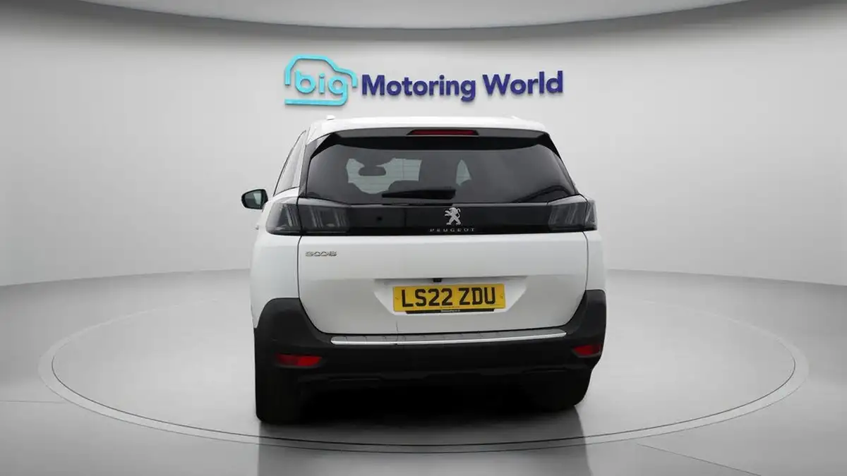 2022-peugeot-5008-suv-15-bluehdi-allure-big-6
