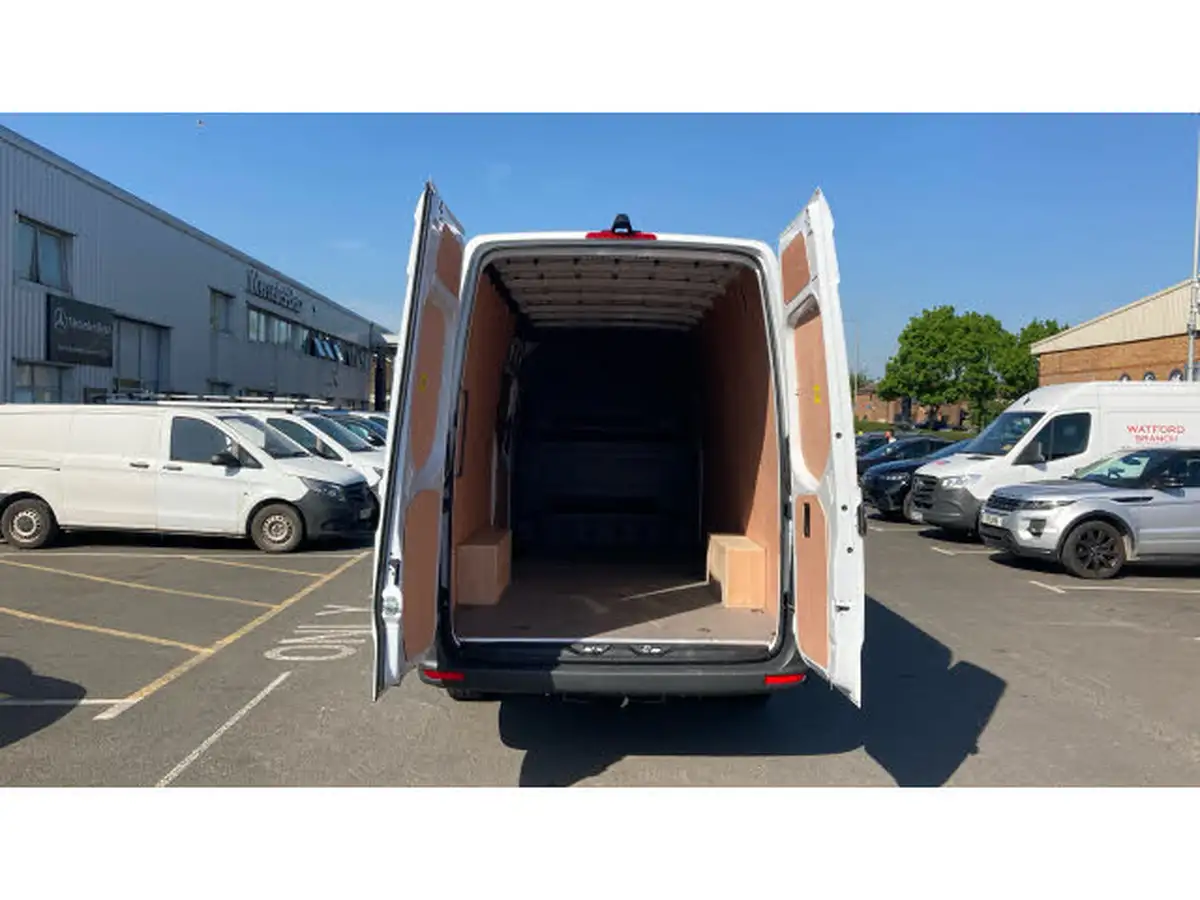 2024-mercedes-benz-sprinter-20cdi-315-l3h2-pro-eco-gear-big-2