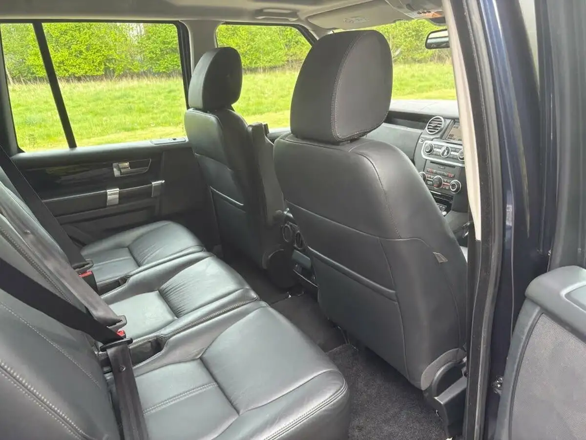 2014-land-rover-discovery-4-30-sd-v6-hse-big-17