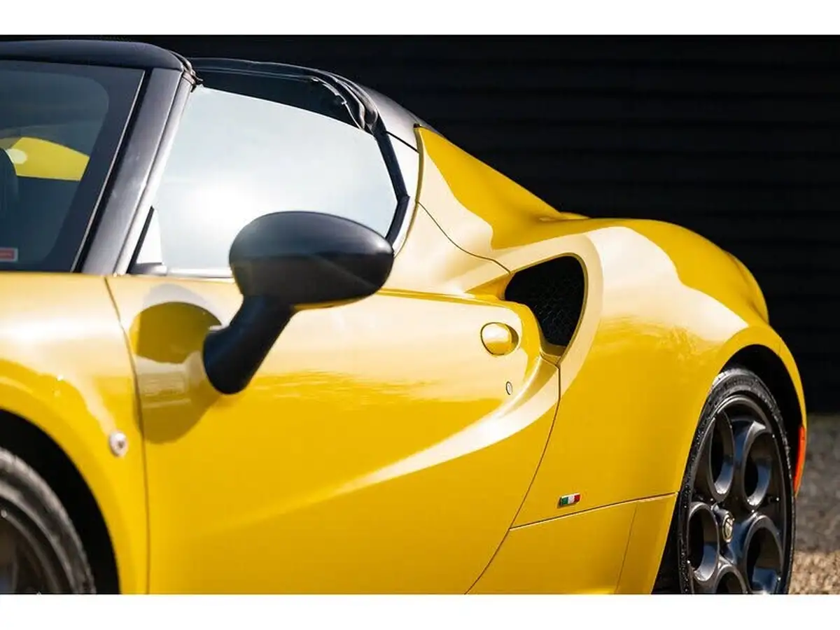 2015-alfa-romeo-4c-18-tbi-spider-big-51