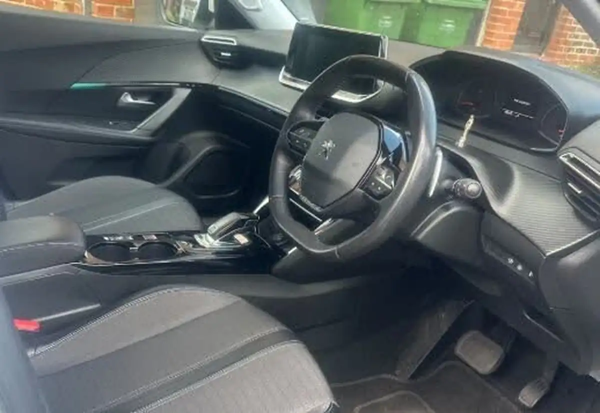 2021-peugeot-2008-suv-12-puretech-allure-130bhp-eat8-big-3