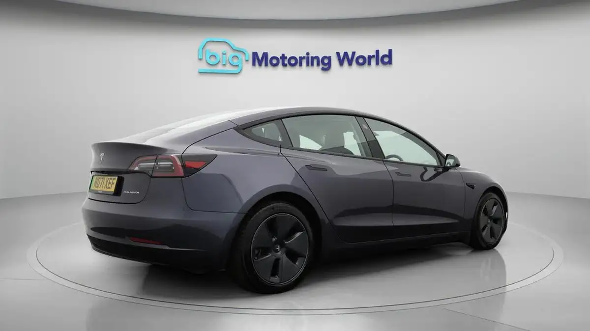 2021-tesla-model-3-e-long-range-awd-big-7