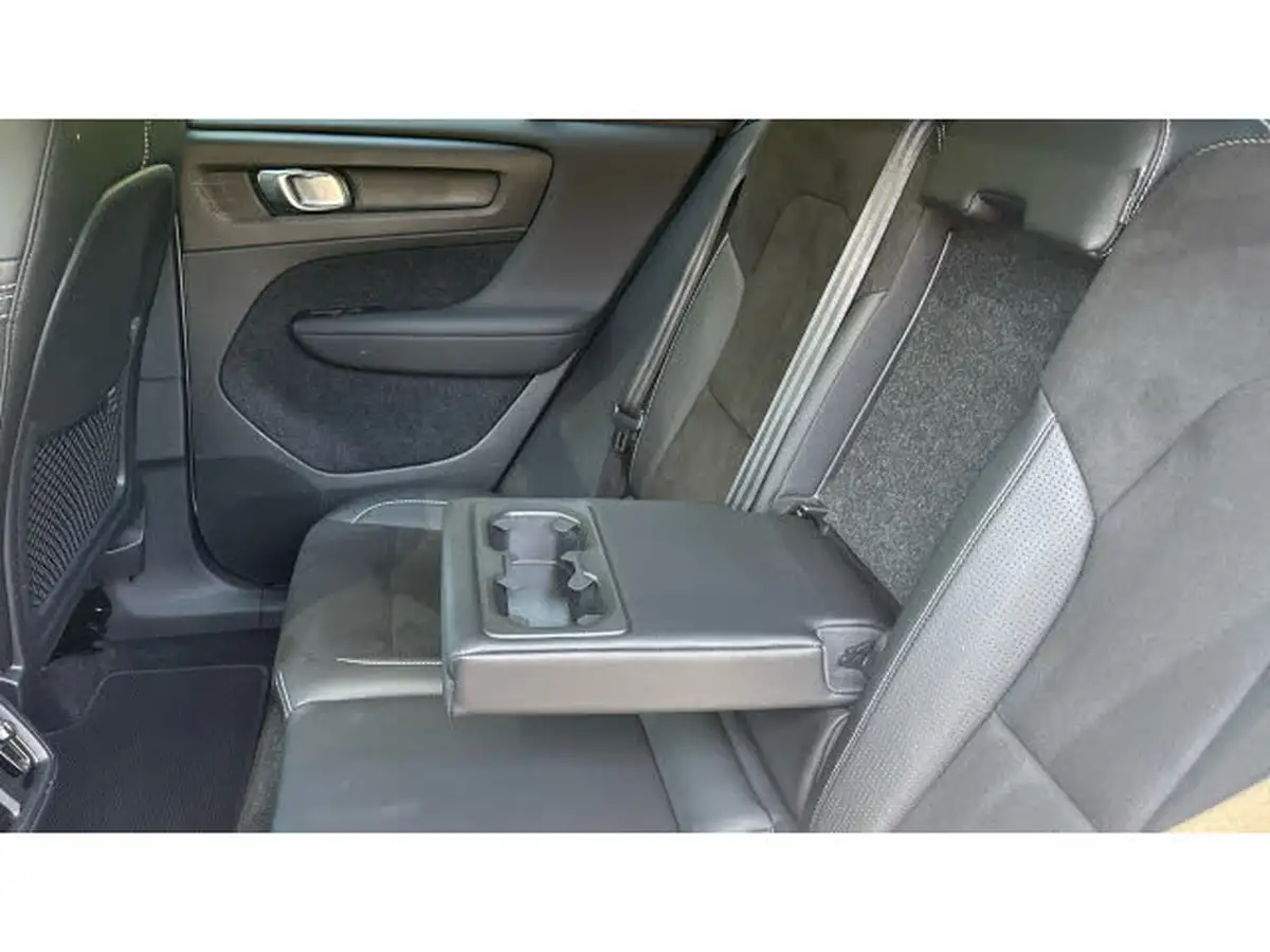 2018-volvo-xc40-20td-d4-first-edition-big-32