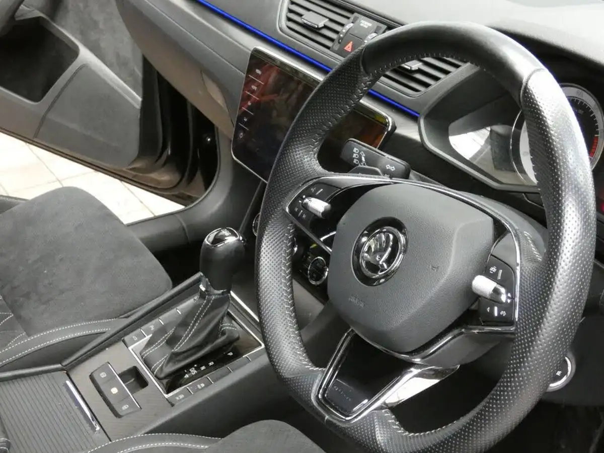 2021-skoda-superb-15-tsi-sportline-plus-estate-big-36