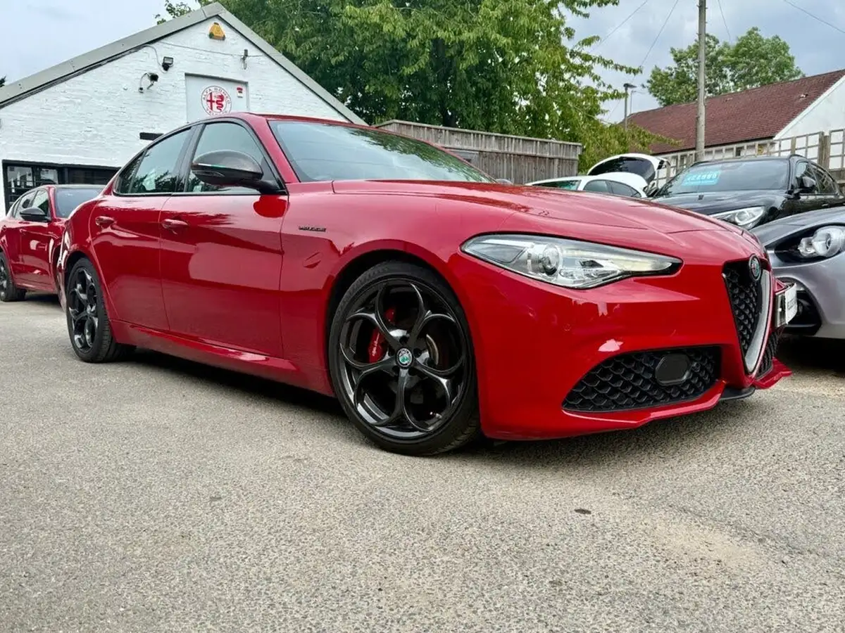 2017-alfa-romeo-giulia-20-veloce-big-0