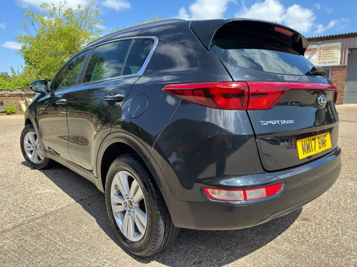 2017-kia-sportage-16-gdi-2-big-2