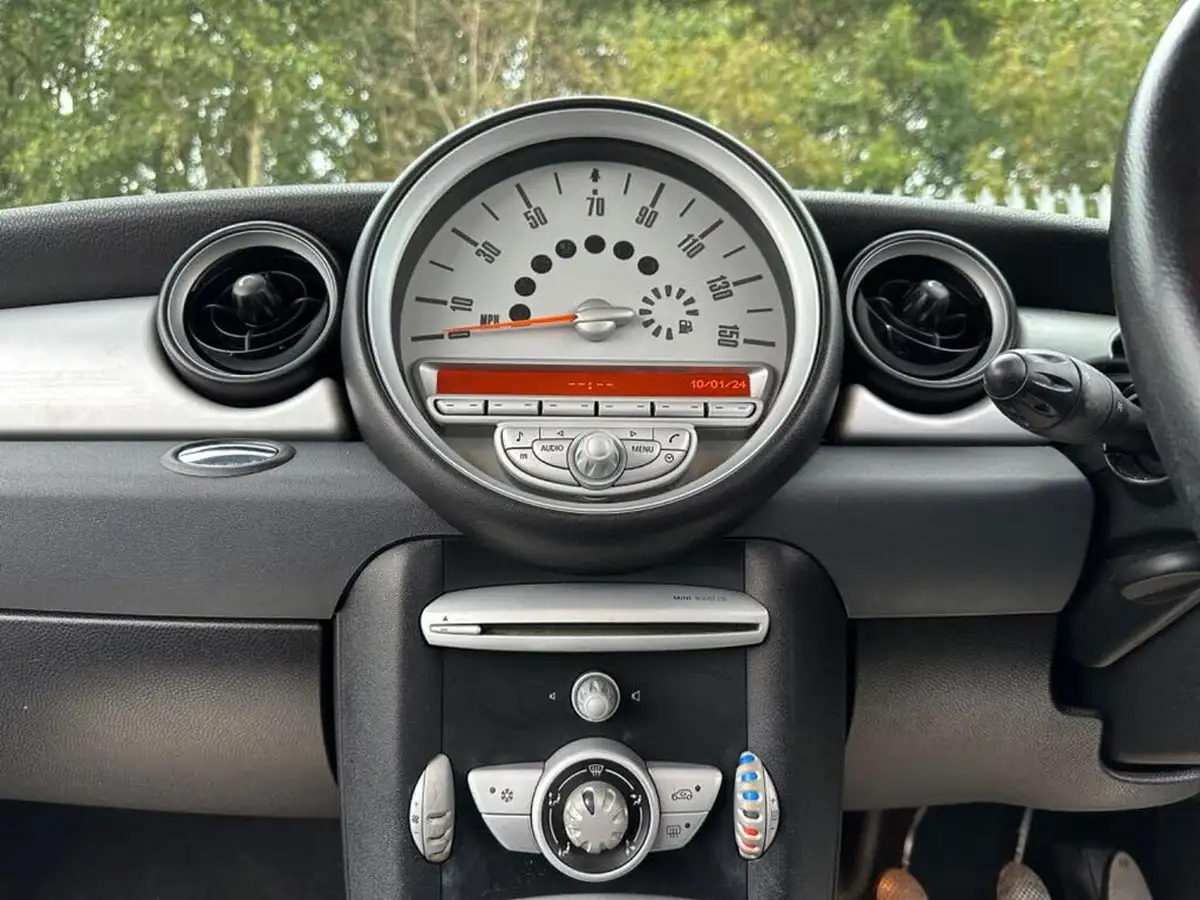 2008-mini-cooper-16-cooper-120bhp-hatchback-3d-big-23