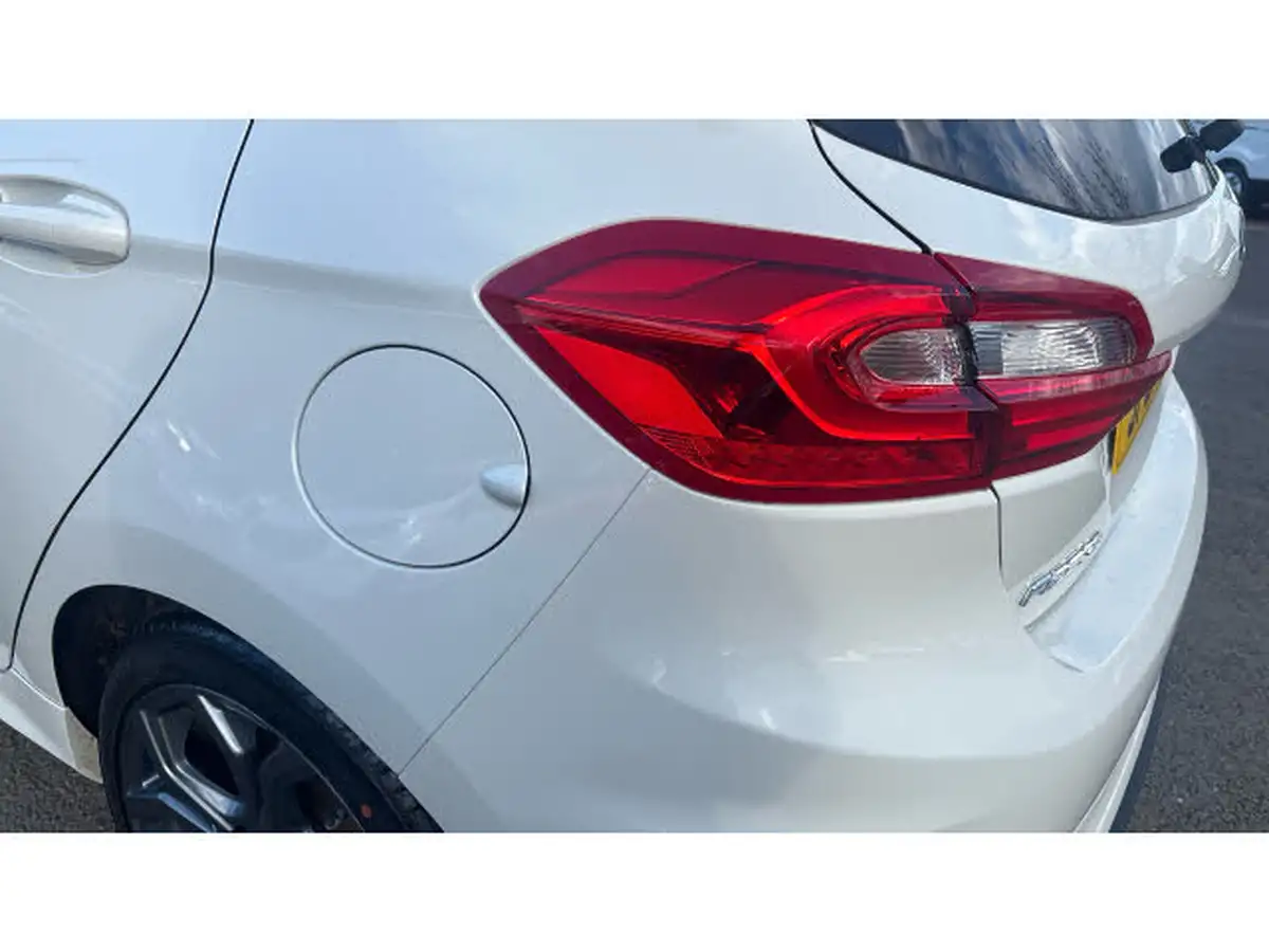 2018-hyundai-kona-16-t-gdi-premium-gt-1-tone-roof-big-30