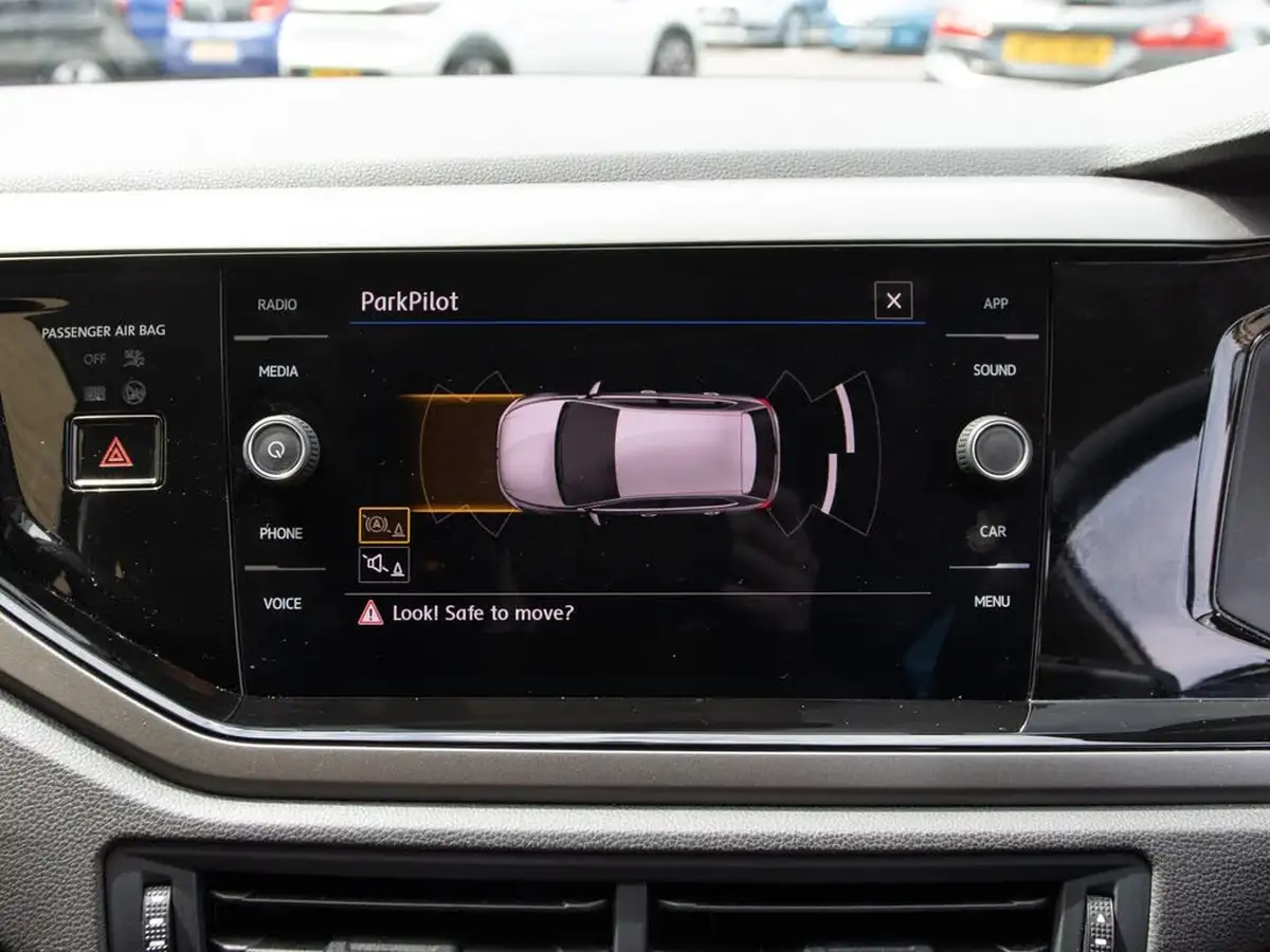 2019-volkswagen-polo-10-tsi-se-big-21