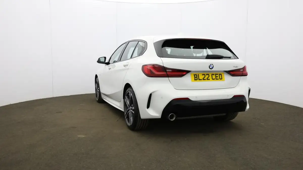 2022-bmw-1-series-15-118i-m-sport-lcp-big-11