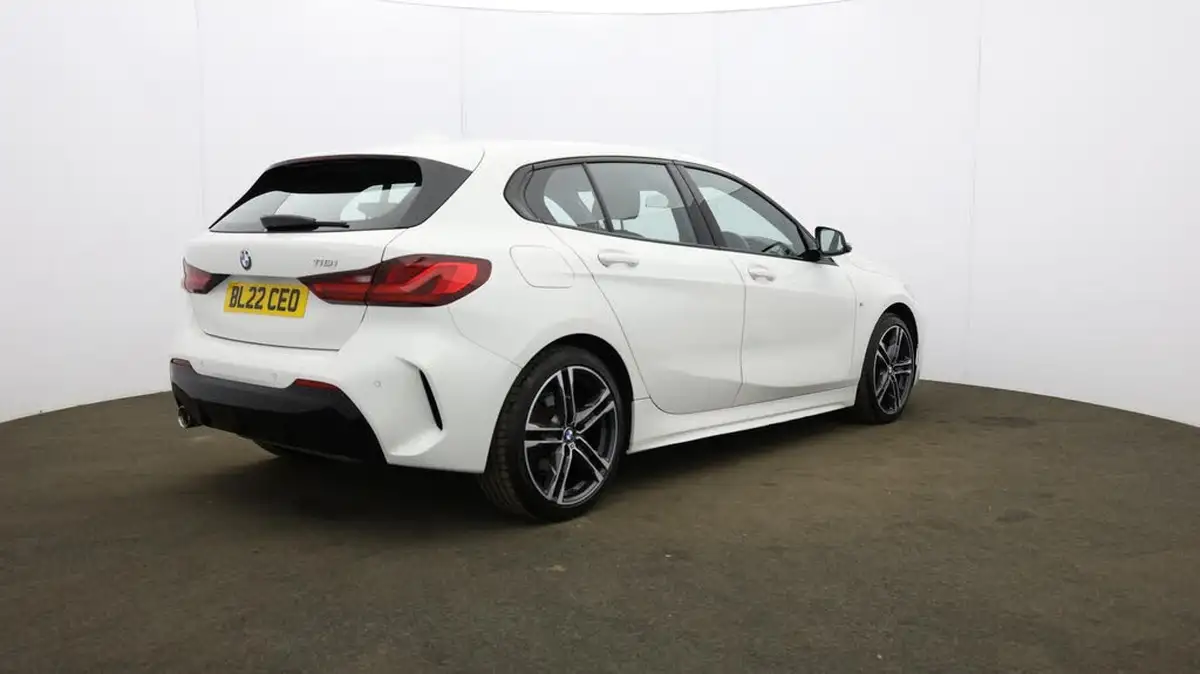 2022-bmw-1-series-15-118i-m-sport-lcp-big-59