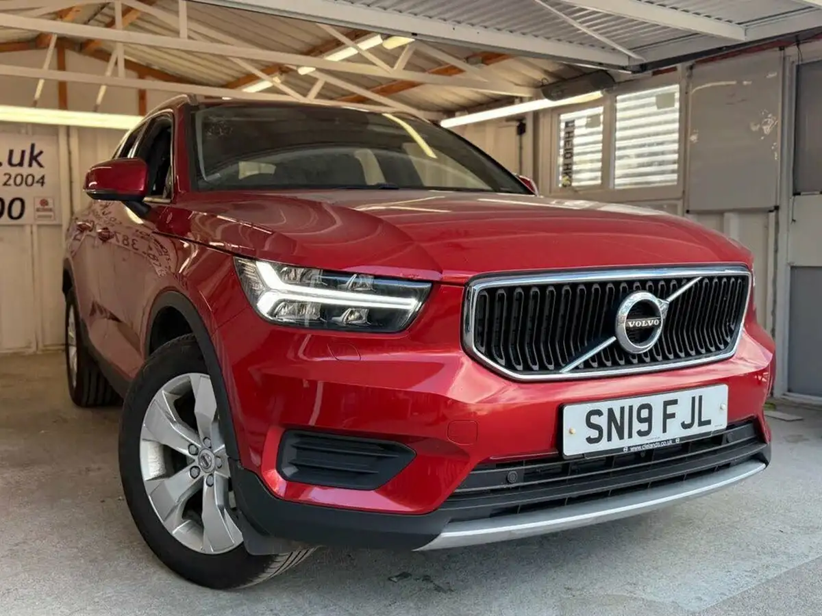 2019-volvo-xc40-15-t3-momentum-163bhp-big-3