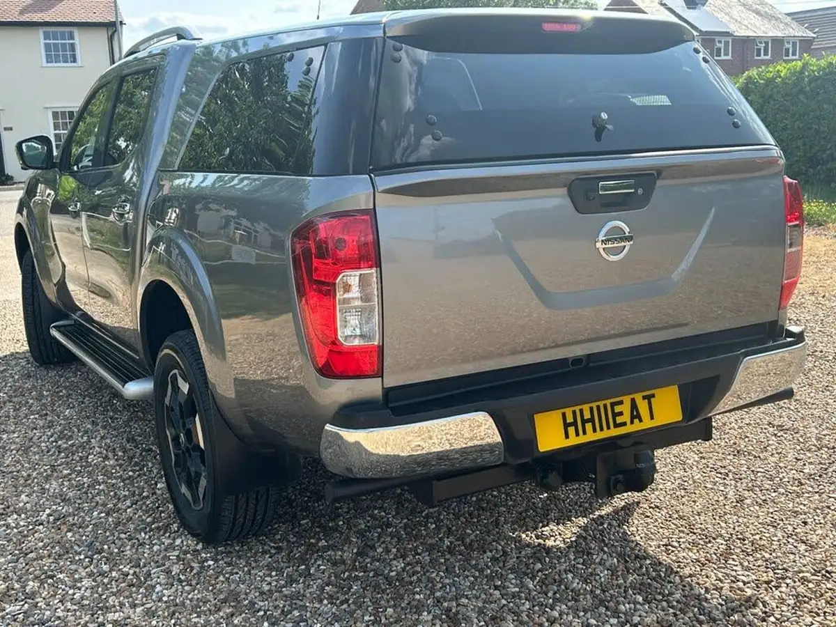 2019-nissan-navara-23dci-tt-tekna-8-navileather-auto-big-50
