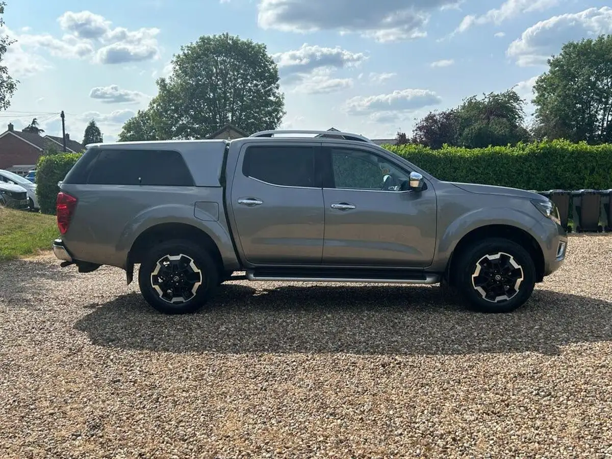2019-nissan-navara-23dci-tt-tekna-8-navileather-auto-big-2
