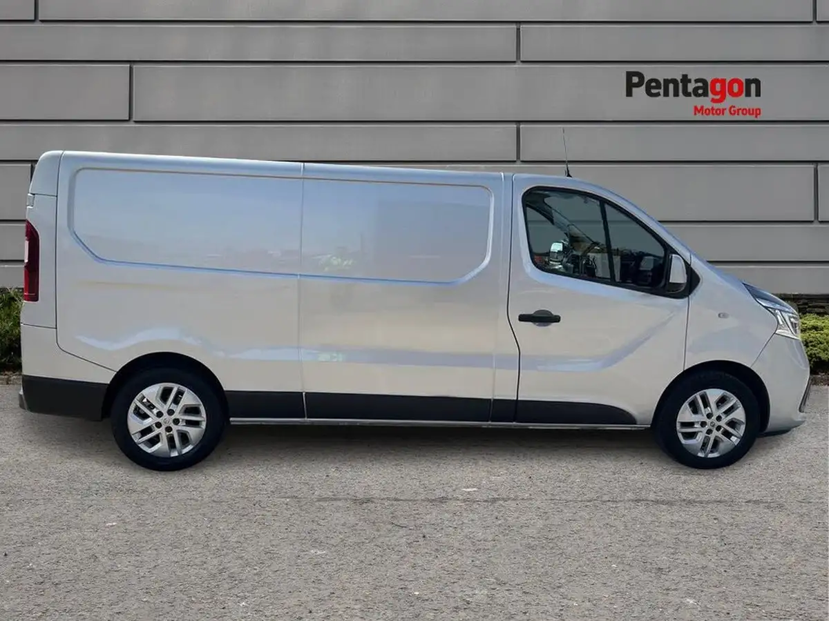 2021-renault-trafic-20dci-ll30-energy-120-sport-big-13