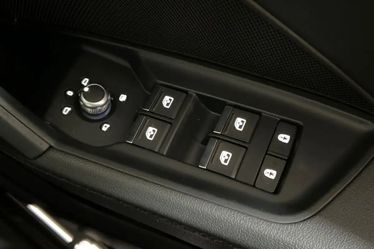 2023-audi-a3-15-35-tfsi-s-line-sportback-5d-big-35
