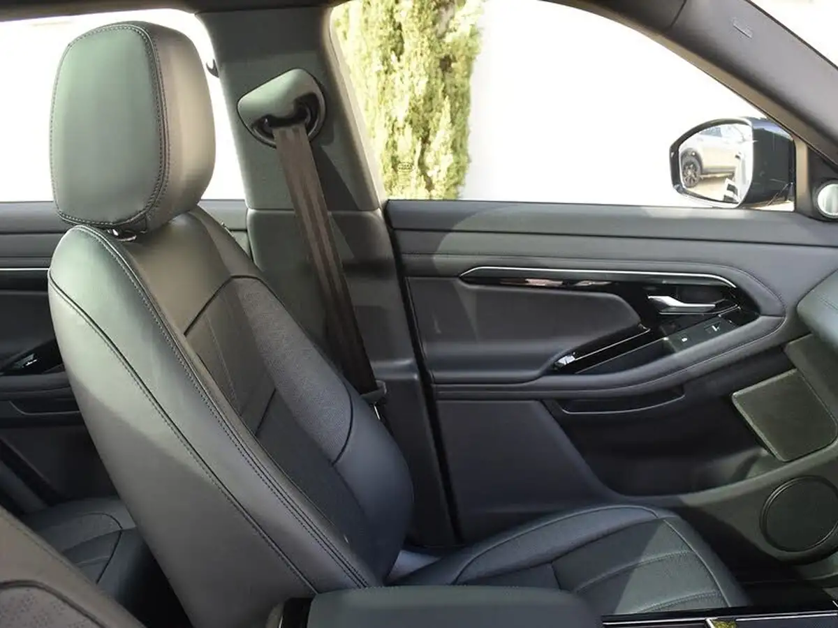 2023-land-rover-range-rover-evoque-15-p300e-r-dynamic-hse-big-18