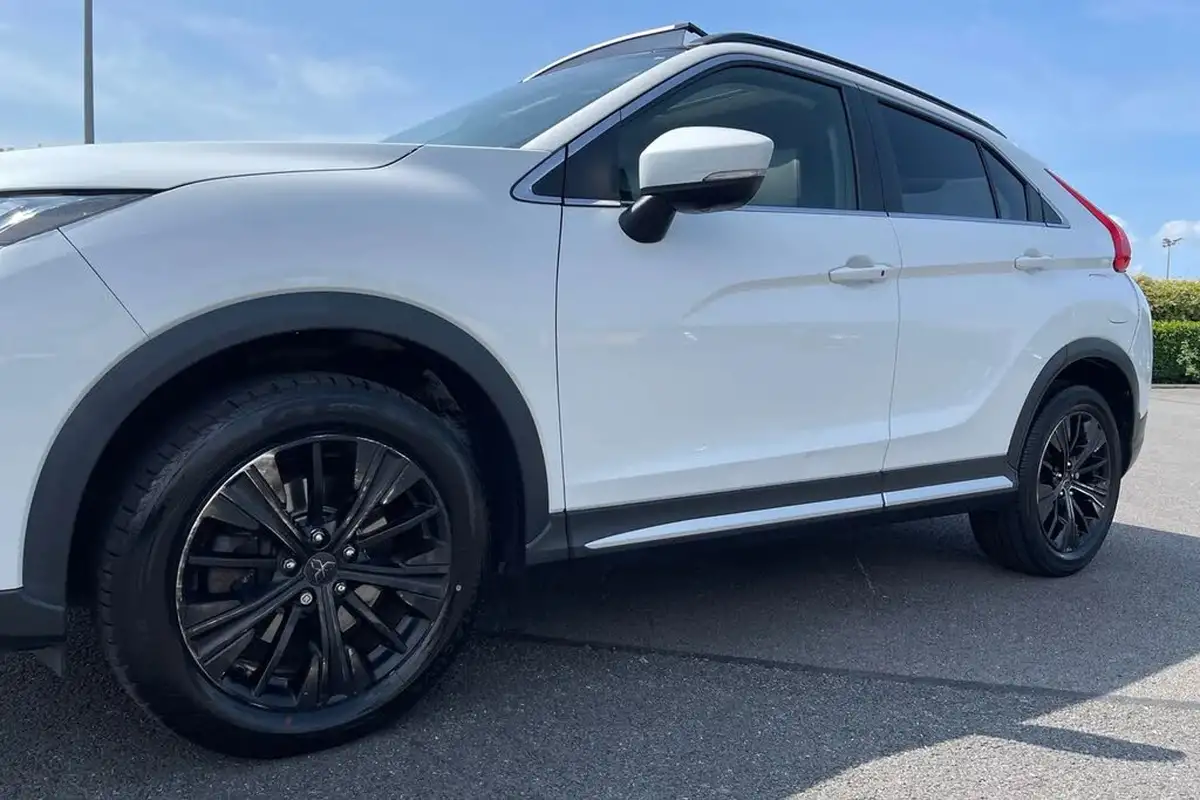 2018-mitsubishi-eclipse-cross-15-4-big-27