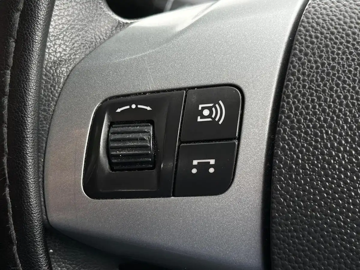 2011-vauxhall-corsa-12-exclusiv-16v-85ps-5d-big-15
