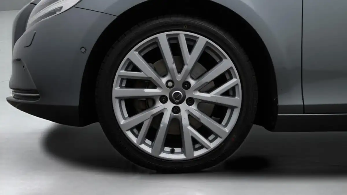 2019-volvo-v40-15-t3-inscription-big-18