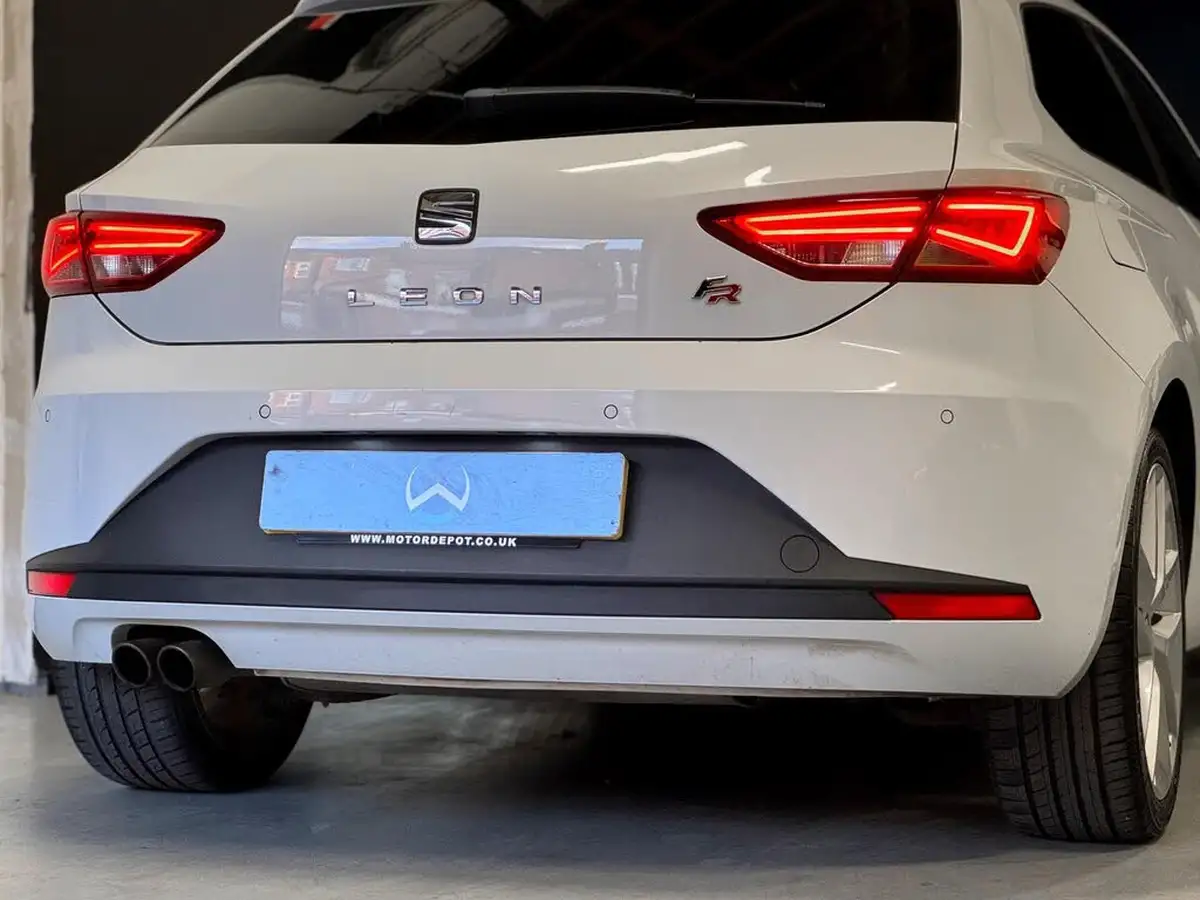 2013-seat-leon-14-fr-tech-pack-ss-sportcoupe-3d-big-17