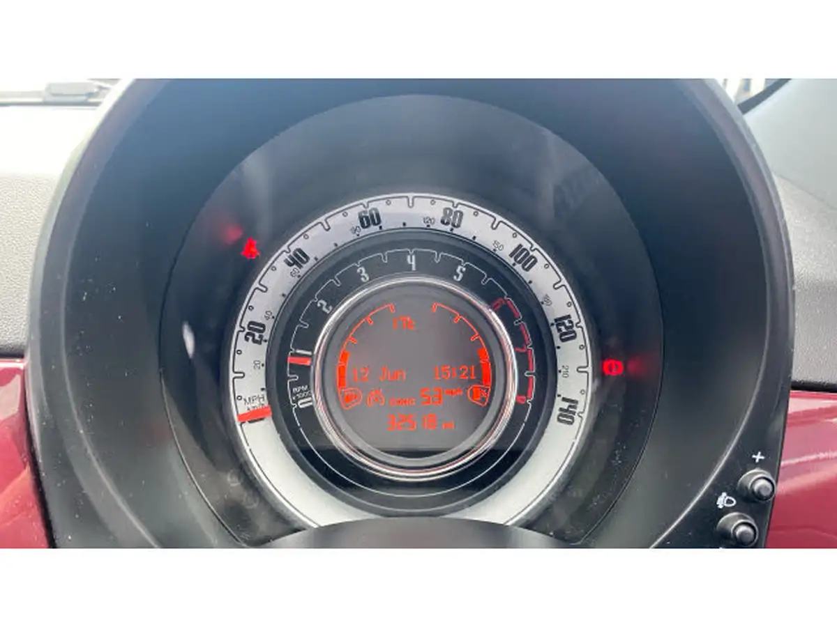 2021-fiat-500-10-lounge-big-17