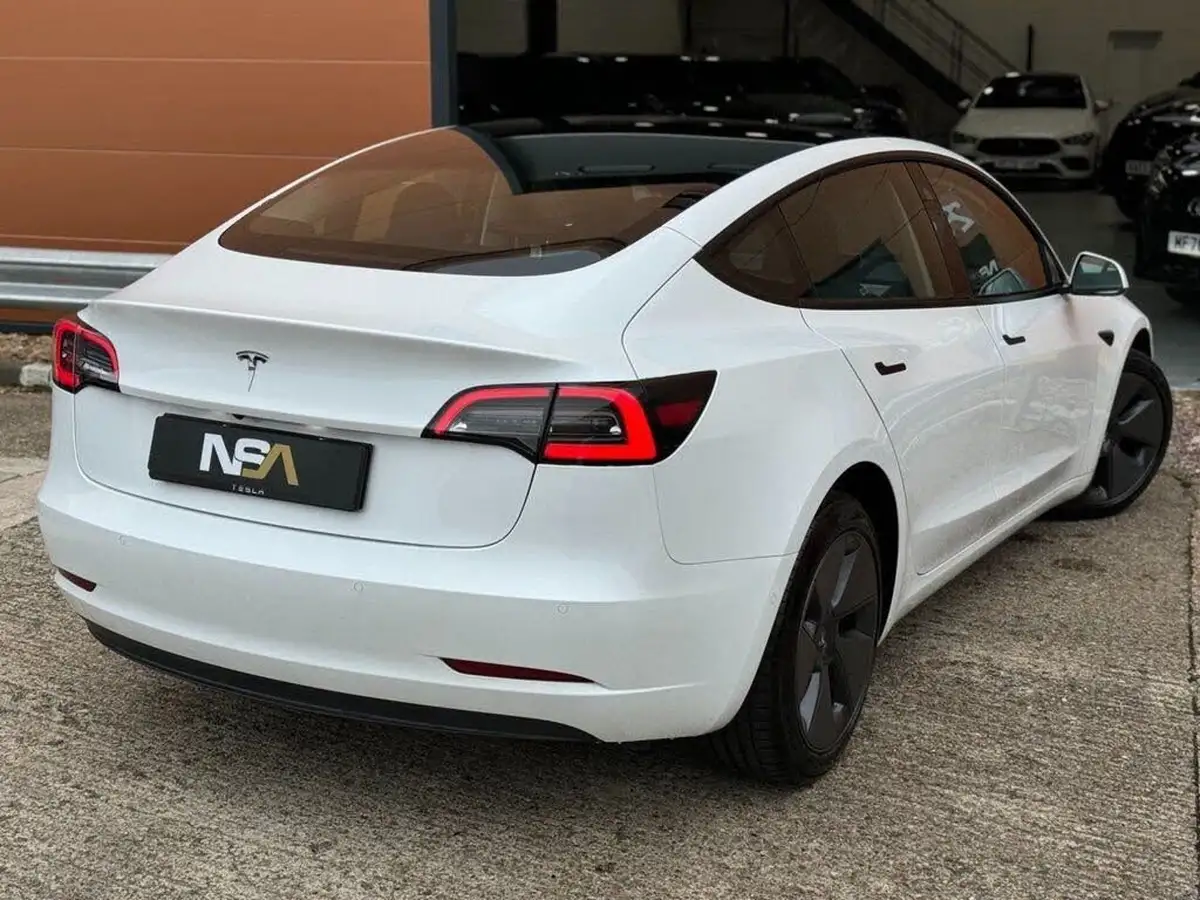 2020-tesla-model-3-e-long-range-big-1
