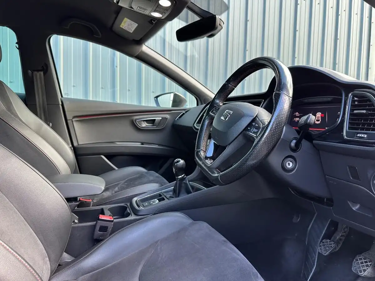 2020-seat-leon-15-tsi-evo-fr-black-edition-150ps-hatchback-dsg-big-10