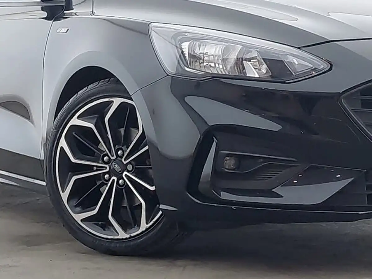 2018-ford-focus-10t-st-line-x-125ps-hatchback-big-8