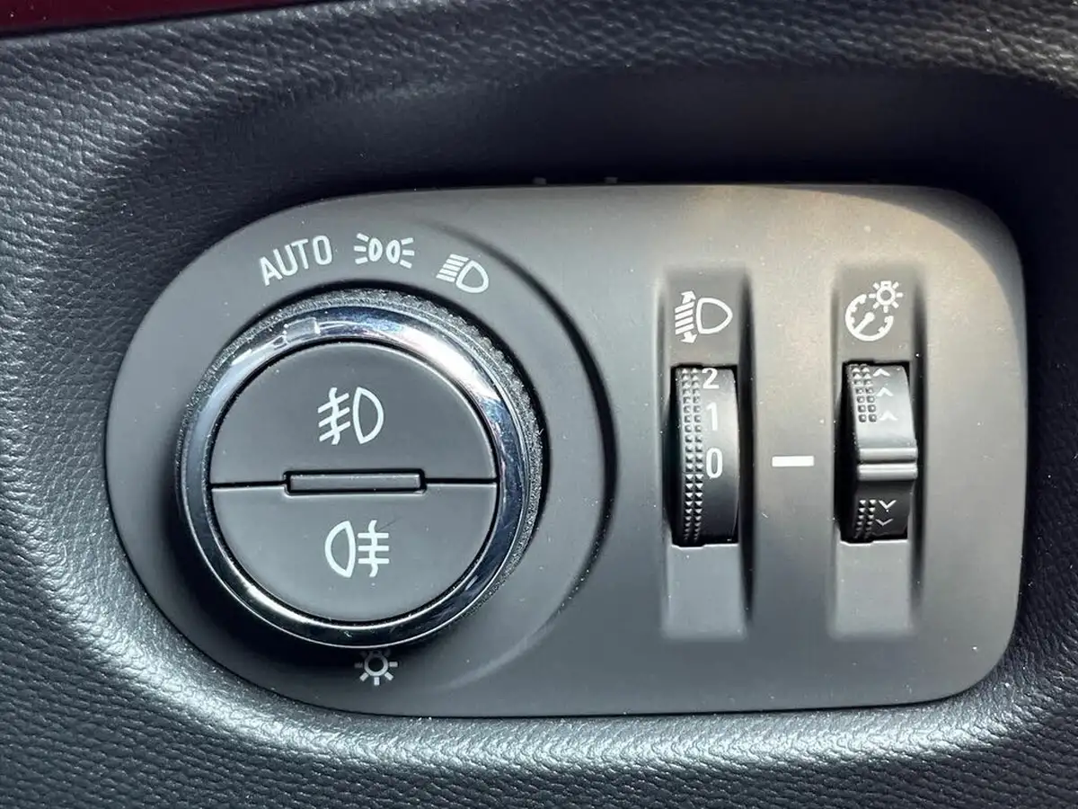 2022-vauxhall-mokka-12-sri-premium-100ps-big-25