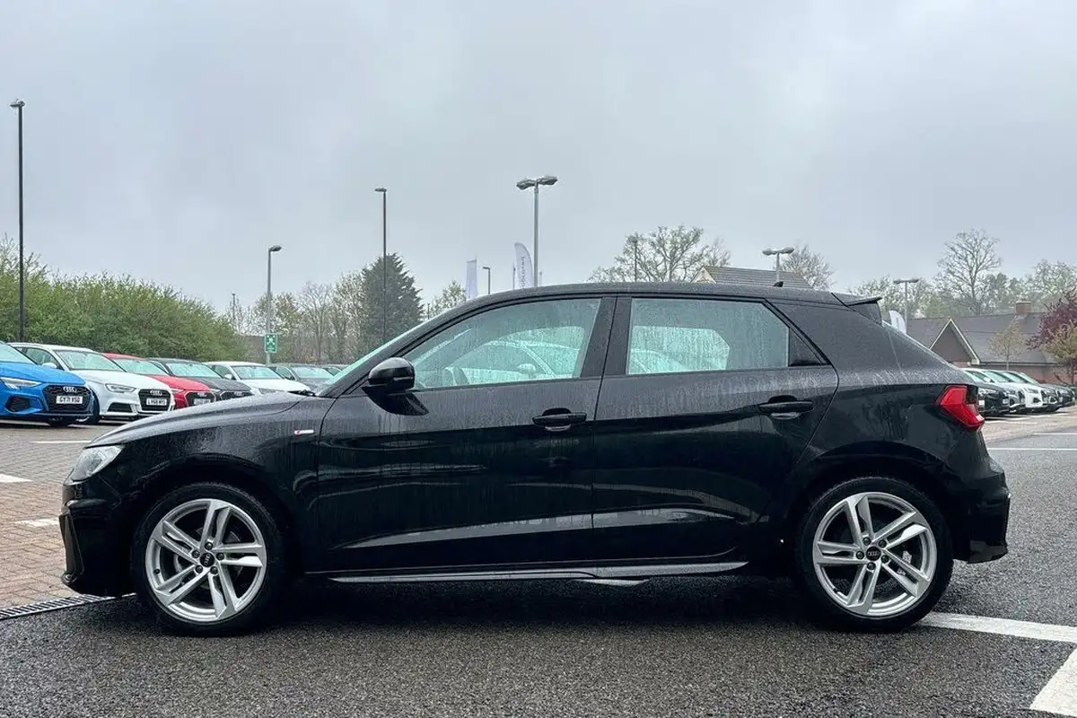 2022-audi-a1-10-25-tfsi-s-line-tronic-big-8