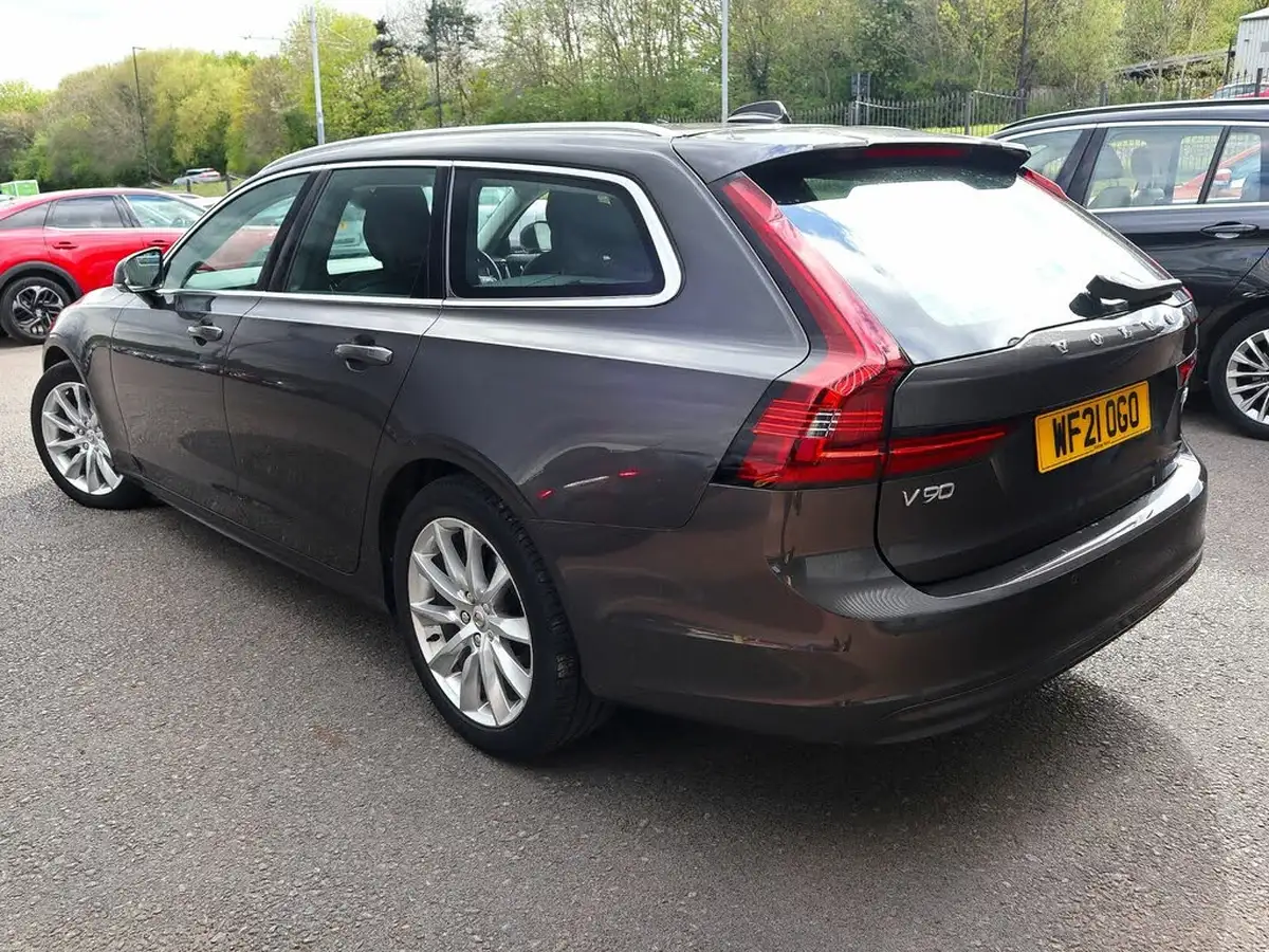 2021-volvo-v90-20-b4-momentum-big-1