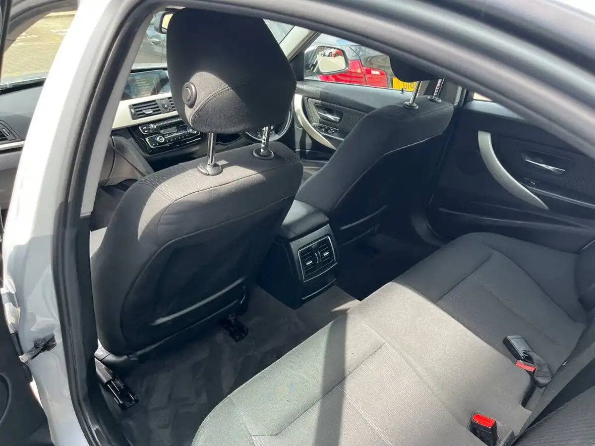 2015-bmw-3-series-20td-318d-se-150bhp-saloon-4d-big-23