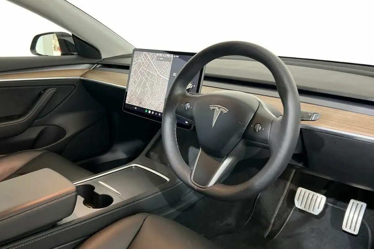 2021-tesla-model-3-e-performance-4x4-big-6
