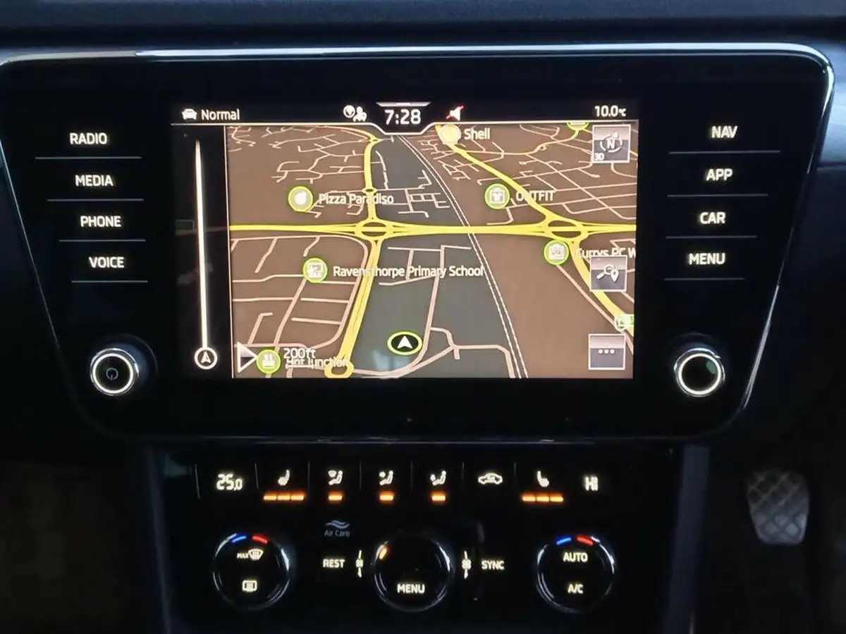 2021-skoda-superb-15-tsi-se-technology-hatchback-big-3