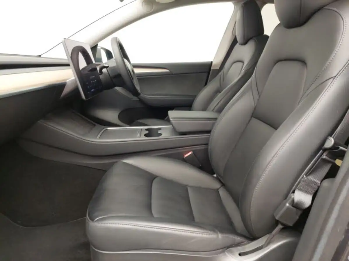 2023-tesla-model-y-e-rwd-big-4