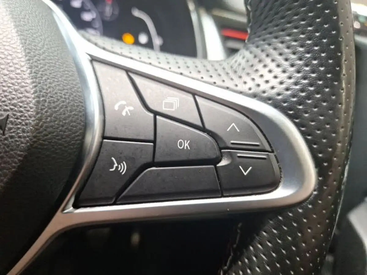 2022-renault-captur-13-tce-rs-line-big-12
