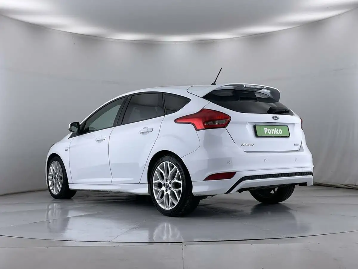 2018-ford-focus-10t-st-line-140ps-hatchback-big-58