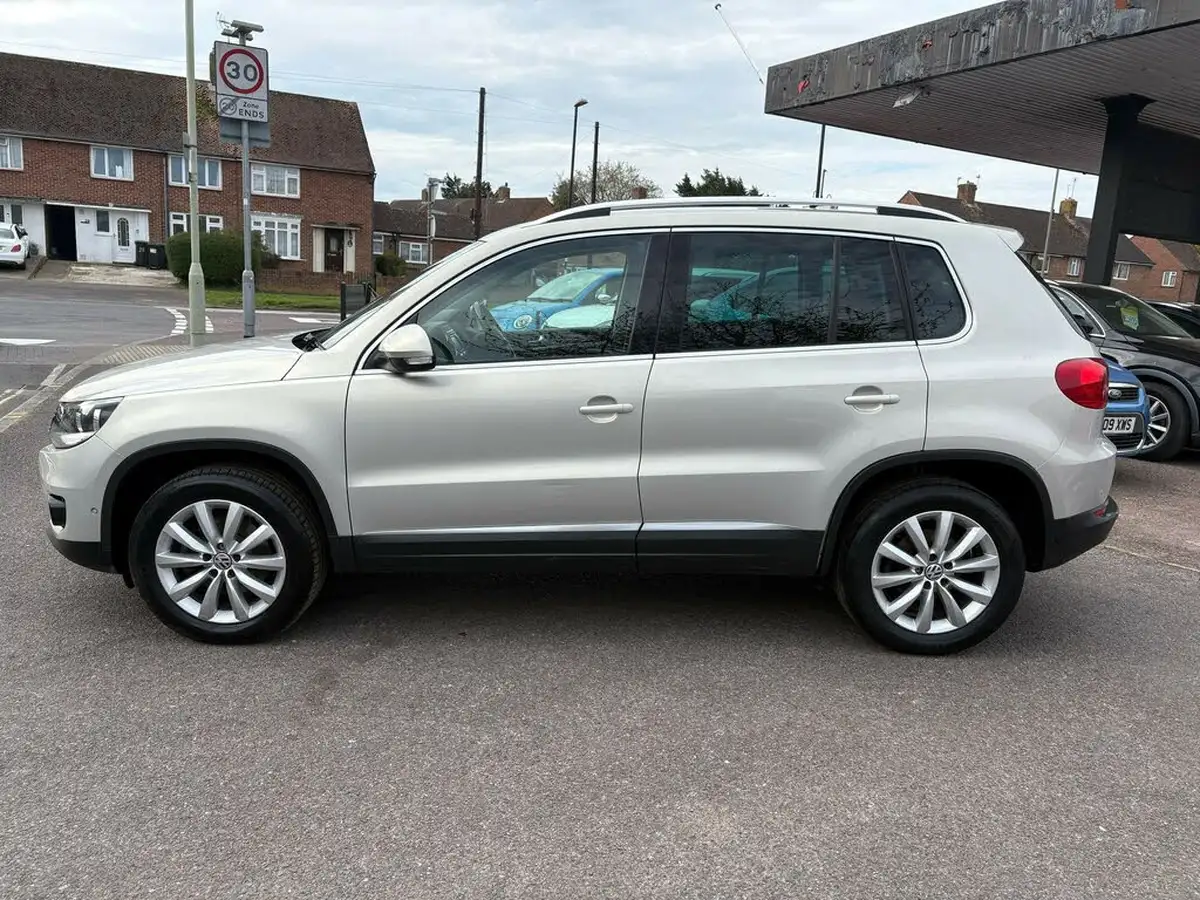 2014-volkswagen-tiguan-20tdi-match-140ps-4motion-bmt-big-4