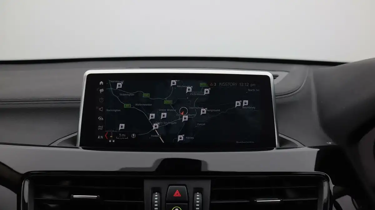 2021-bmw-x1-20-sdrive20i-xline-big-11