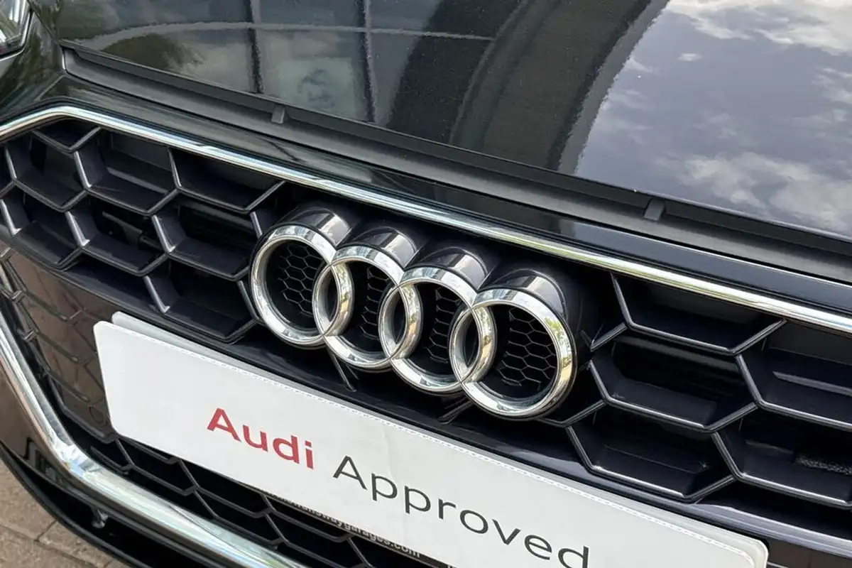 2022-audi-a4-avant-20-35-tfsi-s-line-tronic-big-44