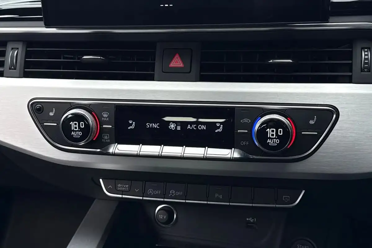 2022-audi-a4-avant-20-35-tfsi-s-line-tronic-big-20