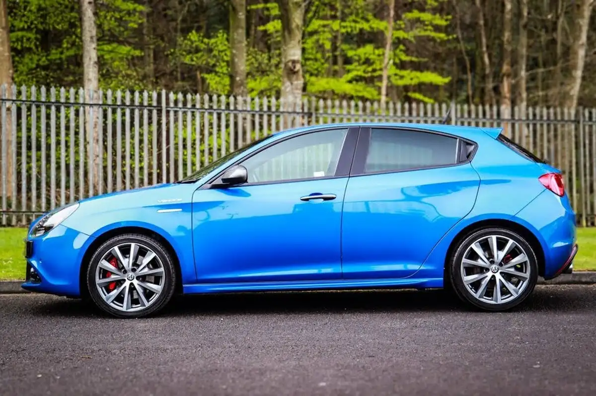 2018-alfa-romeo-giulietta-17-veloce-big-10
