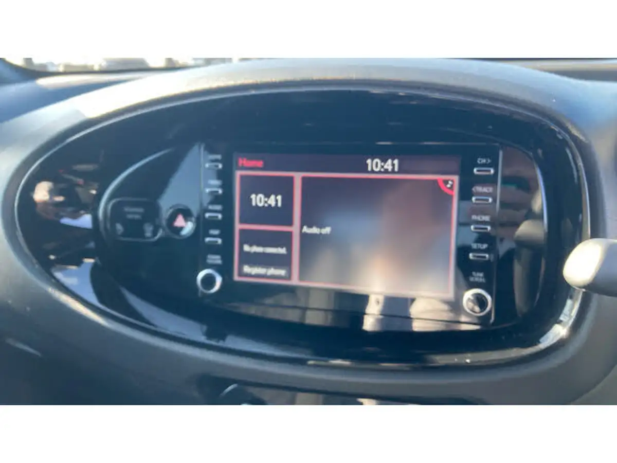 2023-toyota-aygo-x-10-vvt-i-edge-big-6