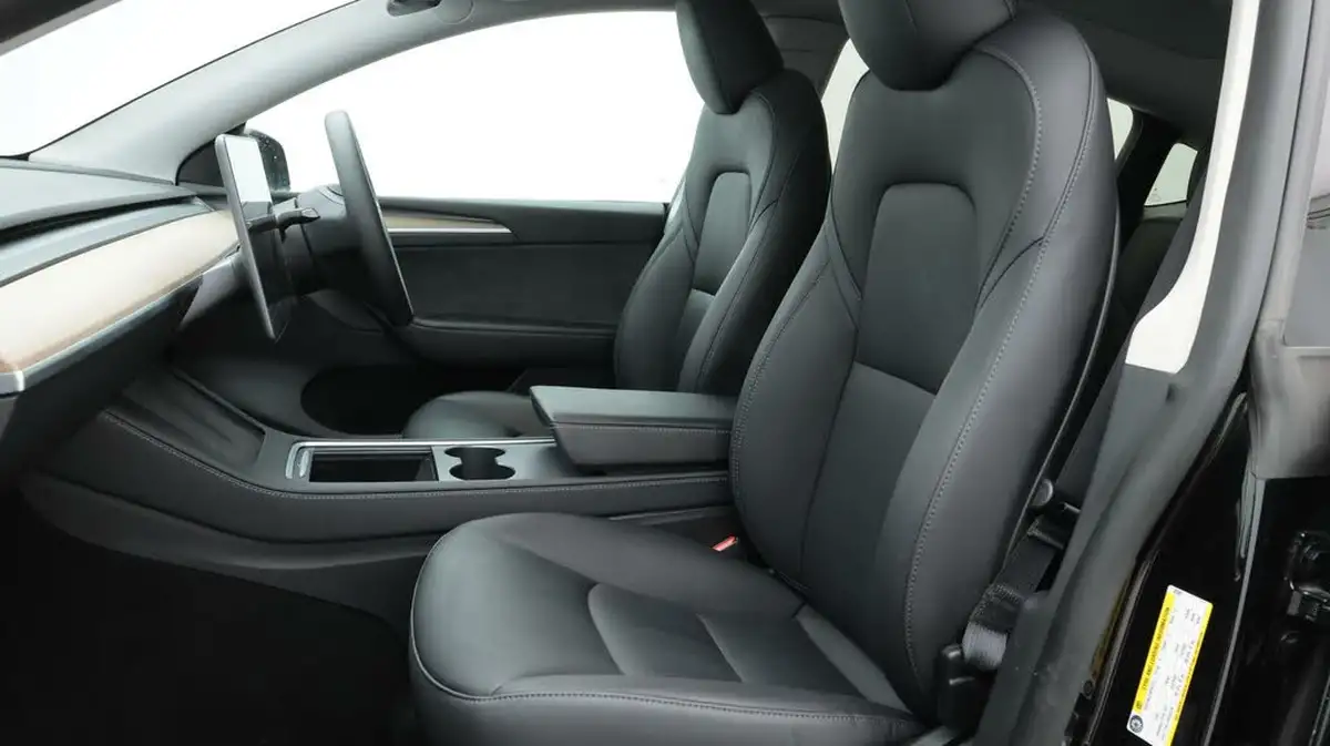 2023-tesla-model-y-e-performance-big-14